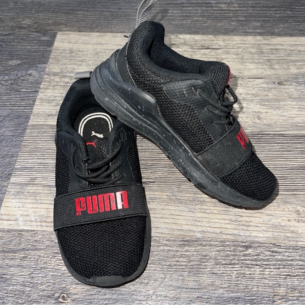 Puma Toddler Sneakers Size 8C Black Red Athletic Shoes Lightweight Sporty Gym